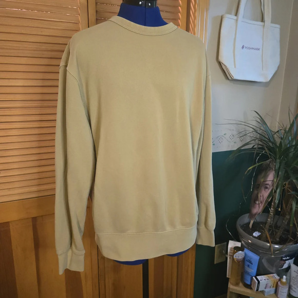 Uniqlo Men's Beige Crewneck Sweater - Picture 2 of 6